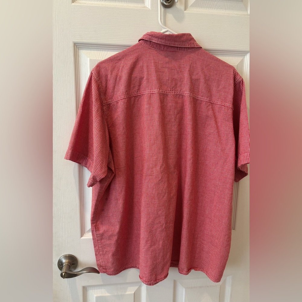 Vintage Warner Bros. Red‎ Short-Sleeve Button-Down Shirt with Tweety Embroidery - Picture 5 of 5
